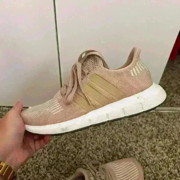 Adidas’s pale pink tennis shoes sneakers - Picture 10 of 11